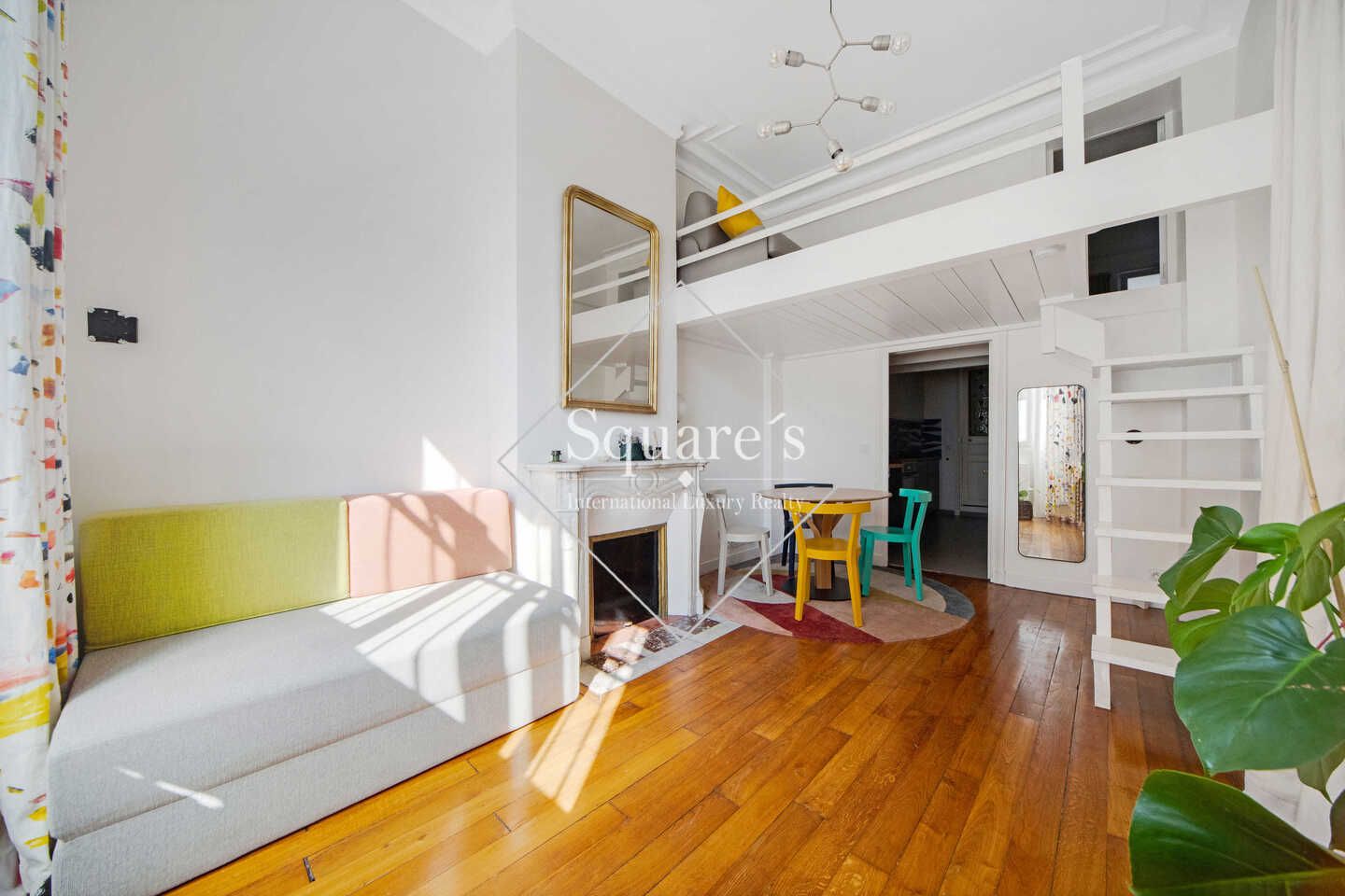 Sale Apartment Paris 10ème 2 Rooms 45 m²
