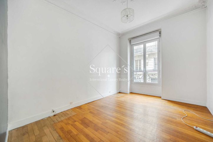 apartment 4 Rooms for sale on Paris 8ème (75008) Sale Apartment Paris 8ème 4 Rooms 73 m²