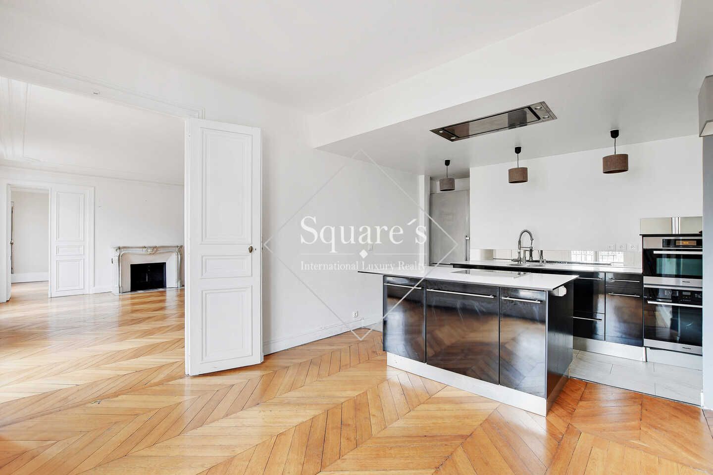 apartment 8 Rooms for sale on Paris 8ème (75008) Sale Apartment Paris 8ème 8 Rooms 205 m²