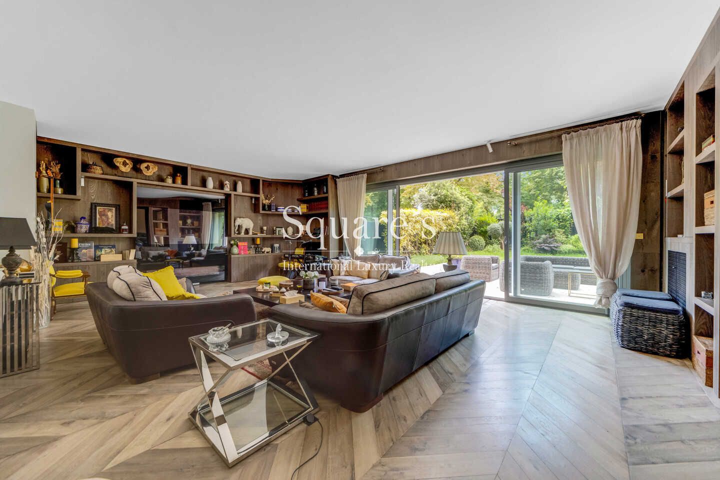 apartment 4 Rooms for sale on Neuilly-sur-Seine (92200) Sale Apartment Neuilly-sur-Seine 4 Rooms 141 m²