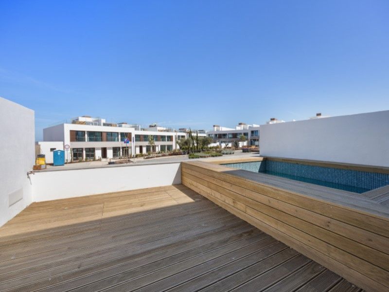 apartment 6 Rooms for sale on Sines (7520)