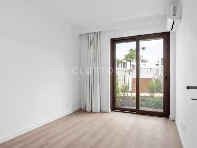 apartment 6 Rooms for sale on Sines (7520)