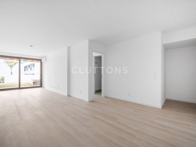 apartment 6 Rooms for sale on Sines (7520)