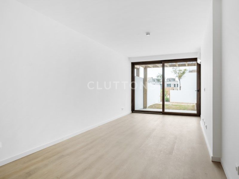 apartment 6 Rooms for sale on Sines (7520)