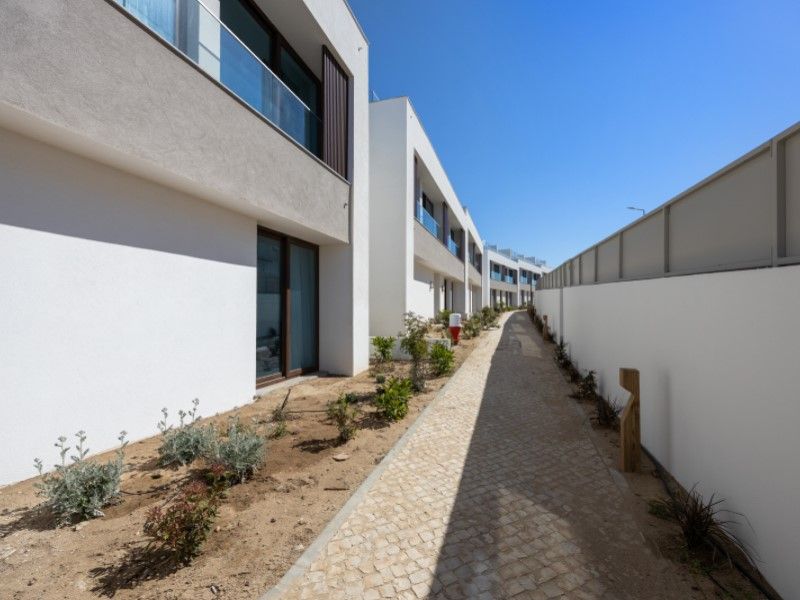 apartment 6 Rooms for sale on Sines (7520)