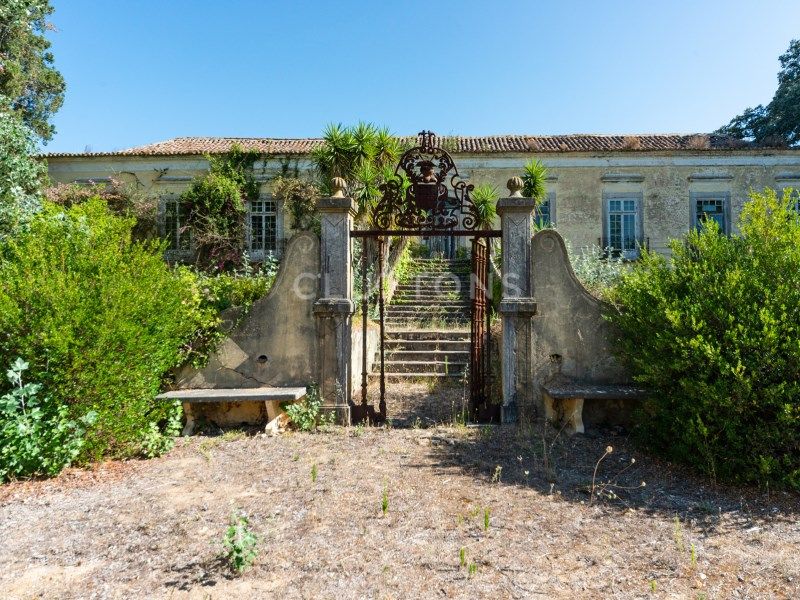 farmhouse 21 Rooms for sale on Setúbal (2900)