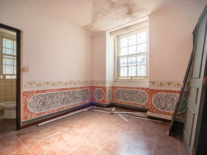 farmhouse 21 Rooms for sale on Setúbal (2900)