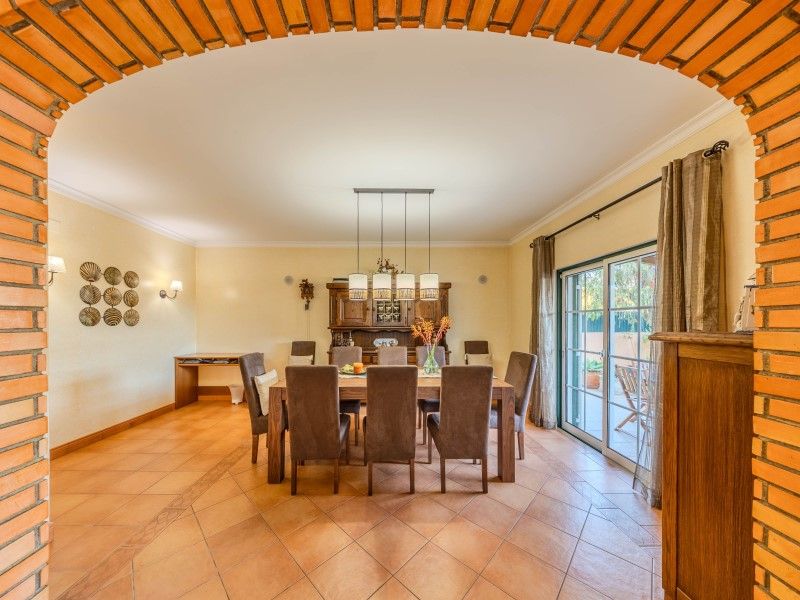 house 9 Rooms for sale on Faro (8005)