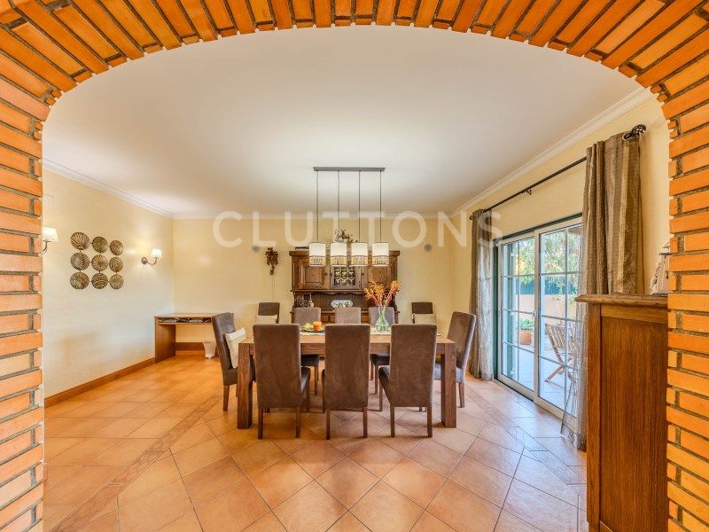 house 9 Rooms for sale on Faro (8005)