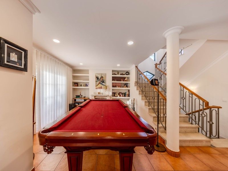 house 9 Rooms for sale on Faro (8005)