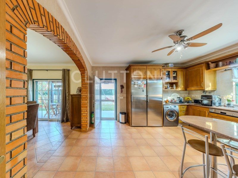 house 9 Rooms for sale on Faro (8005)