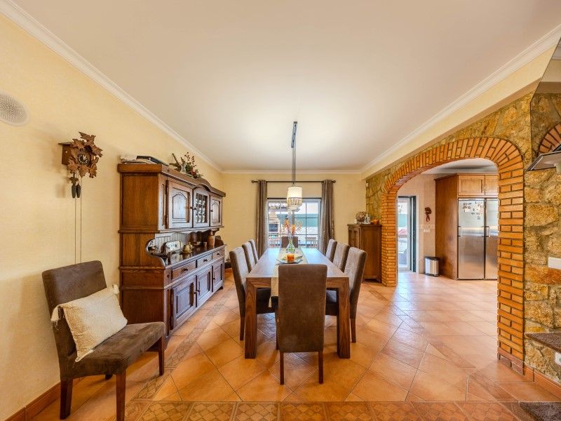 house 9 Rooms for sale on Faro (8005)