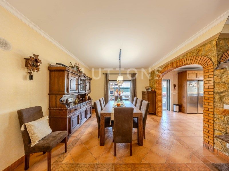house 9 Rooms for sale on Faro (8005)