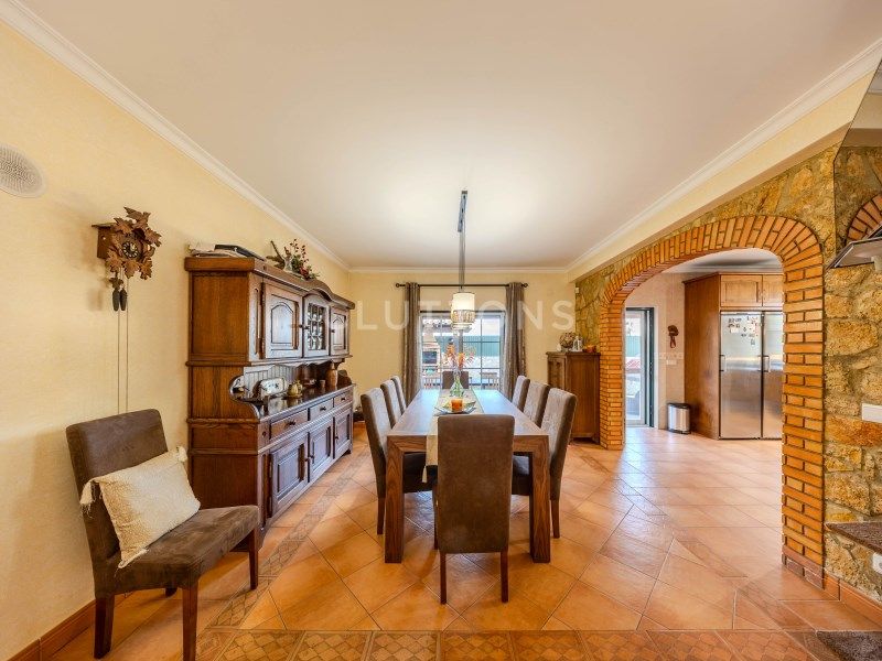 house 9 Rooms for sale on Faro (8005)