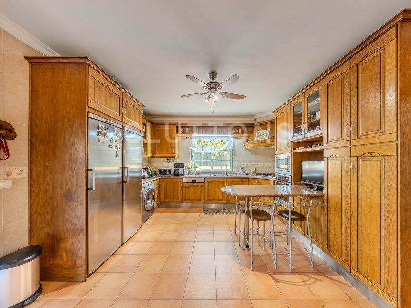 house 9 Rooms for sale on Faro (8005)