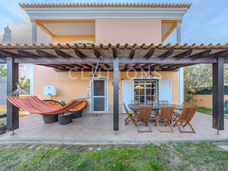 Sale House Faro 9&nbsp;Rooms