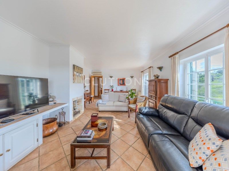 house 8 Rooms for sale on Loulé (8100)