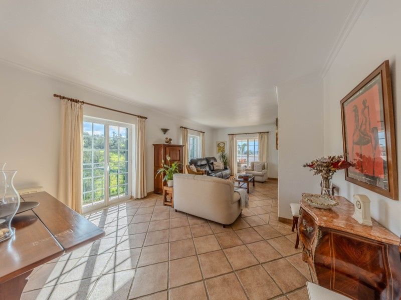 house 8 Rooms for sale on Loulé (8100)