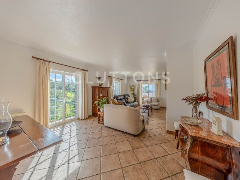 house 8 Rooms for sale on Loulé (8100)