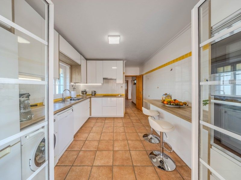 house 8 Rooms for sale on Loulé (8100)