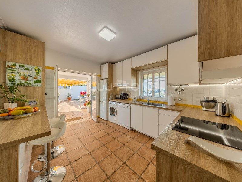 house 8 Rooms for sale on Loulé (8100)