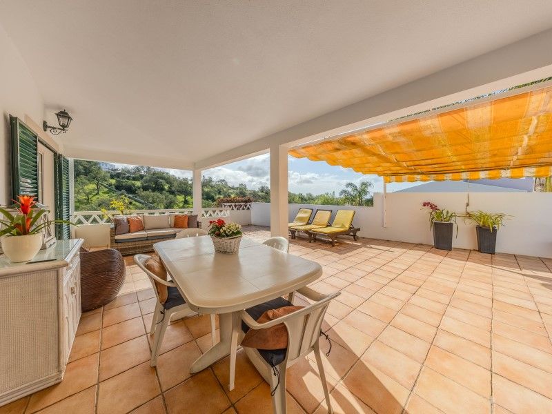 house 8 Rooms for sale on Loulé (8100)