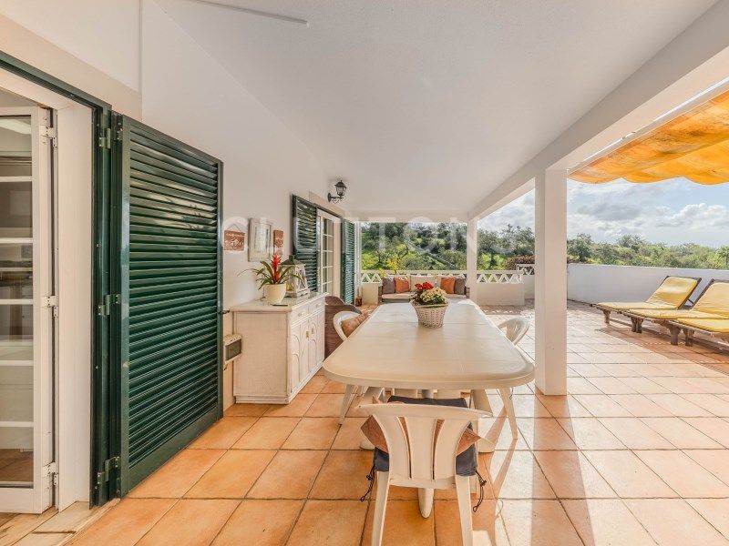 house 8 Rooms for sale on Loulé (8100)