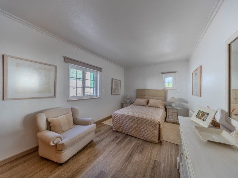 house 8 Rooms for sale on Loulé (8100)