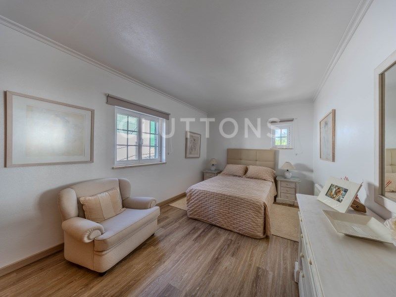 house 8 Rooms for sale on Loulé (8100)