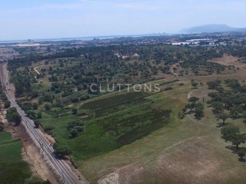 terrain 2 Pièces en vente sur Setúbal (2910)