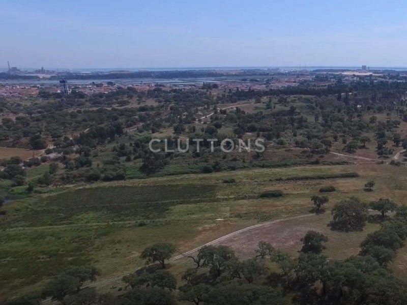 terrain 2 Pièces en vente sur Setúbal (2910)
