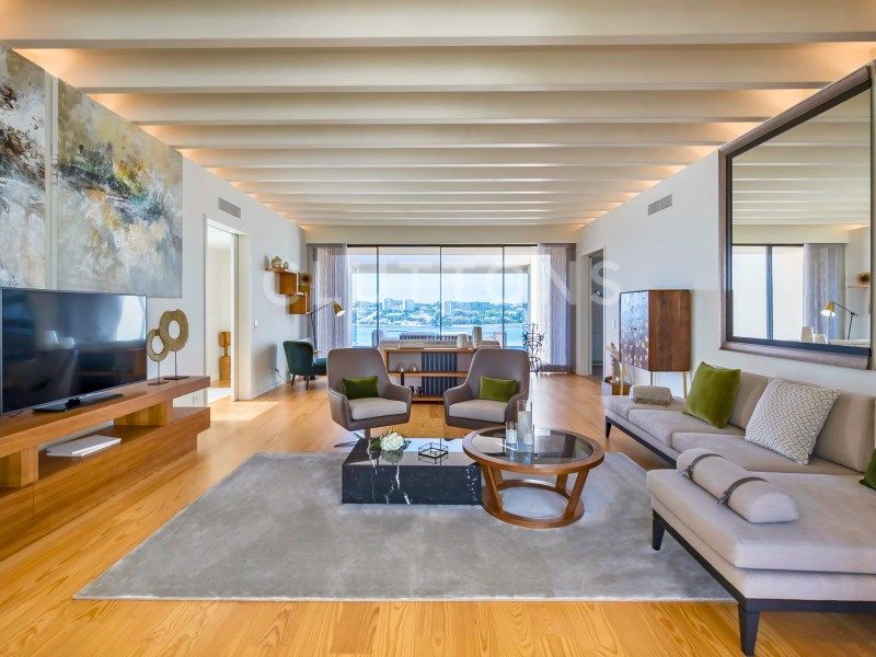 house 8 Rooms for sale on Vila Nova de Gaia (4400)