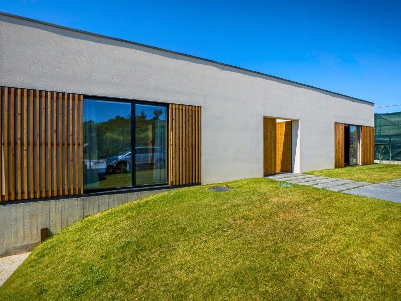 house 8 Rooms for sale on Vila Nova de Gaia (4400)