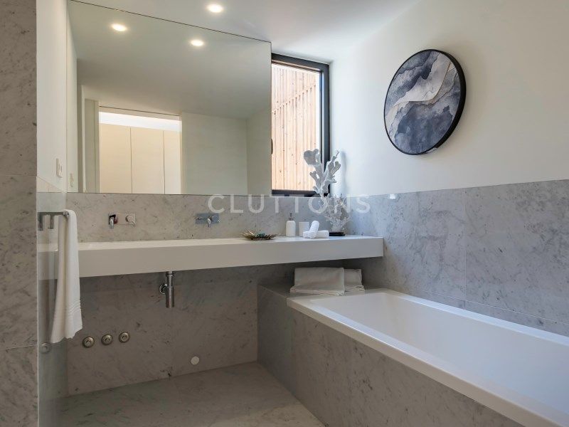 house 8 Rooms for sale on Vila Nova de Gaia (4400)