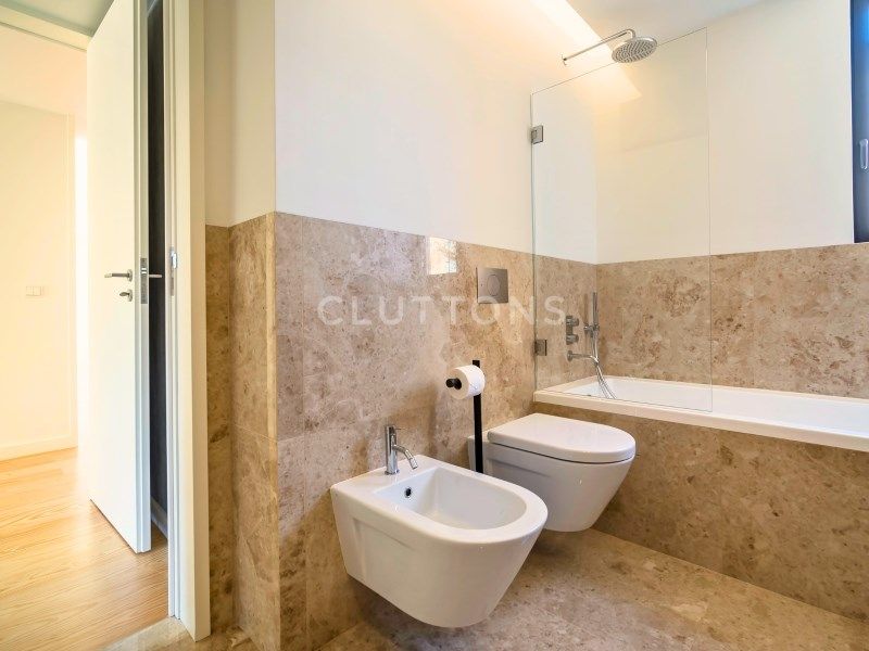 house 8 Rooms for sale on Vila Nova de Gaia (4400)