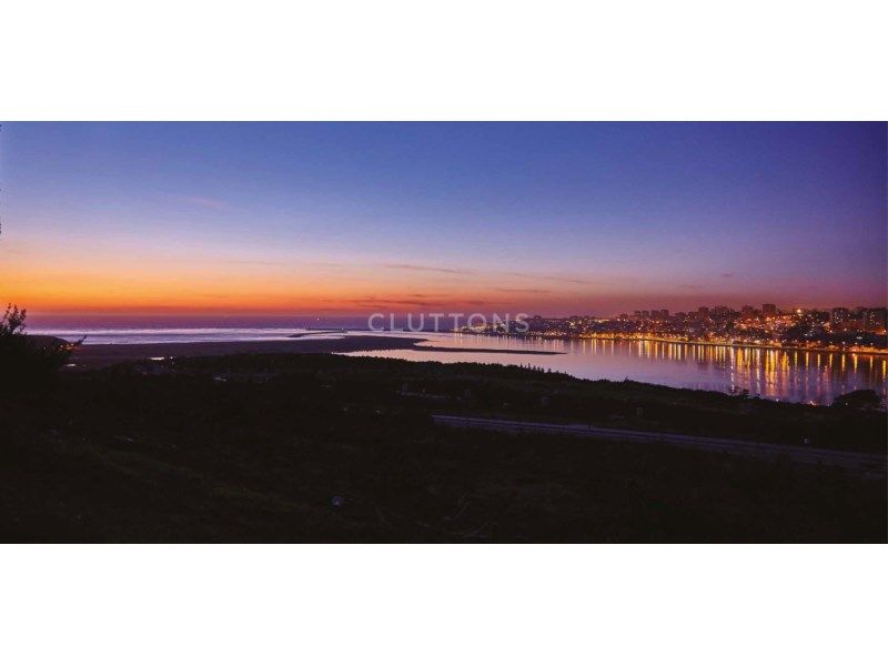house 8 Rooms for sale on Vila Nova de Gaia (4400)