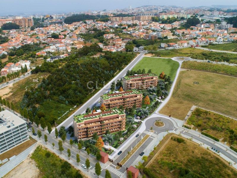 house 8 Rooms for sale on Vila Nova de Gaia (4400)