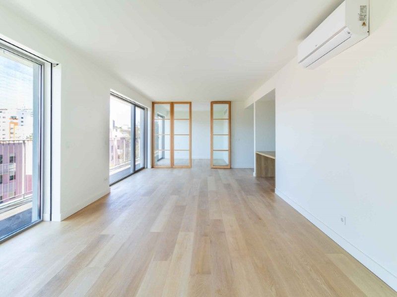 apartment 5 Rooms for sale on Lisboa (1800)