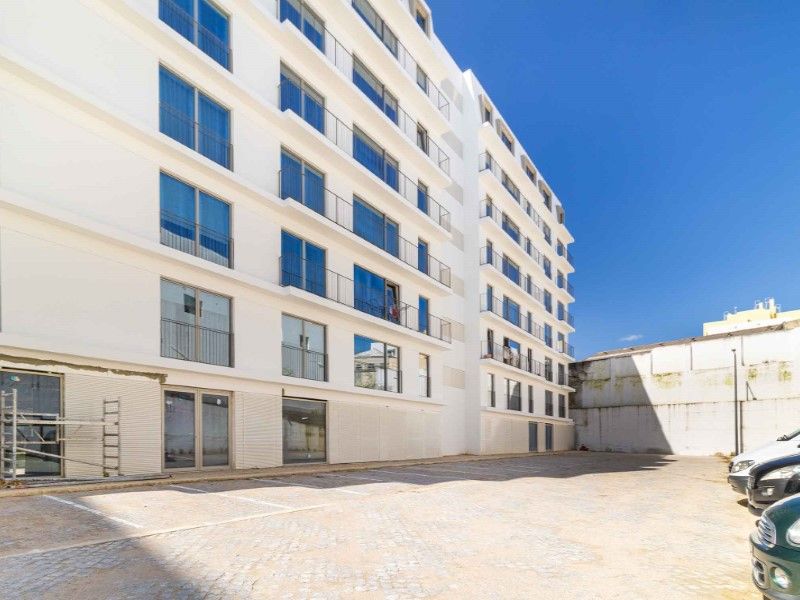 apartment 5 Rooms for sale on Lisboa (1800)