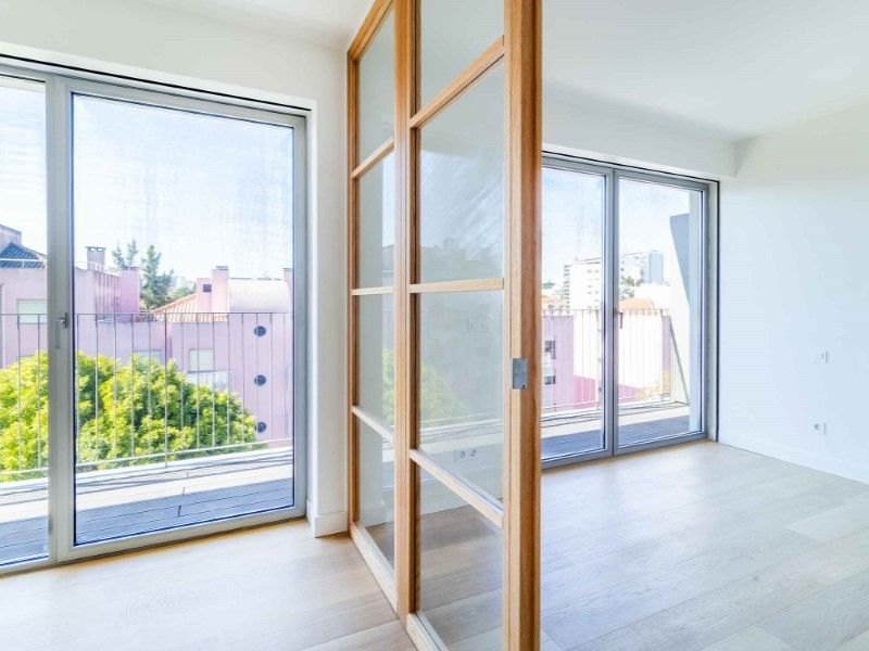 apartment 5 Rooms for sale on Lisboa (1800)