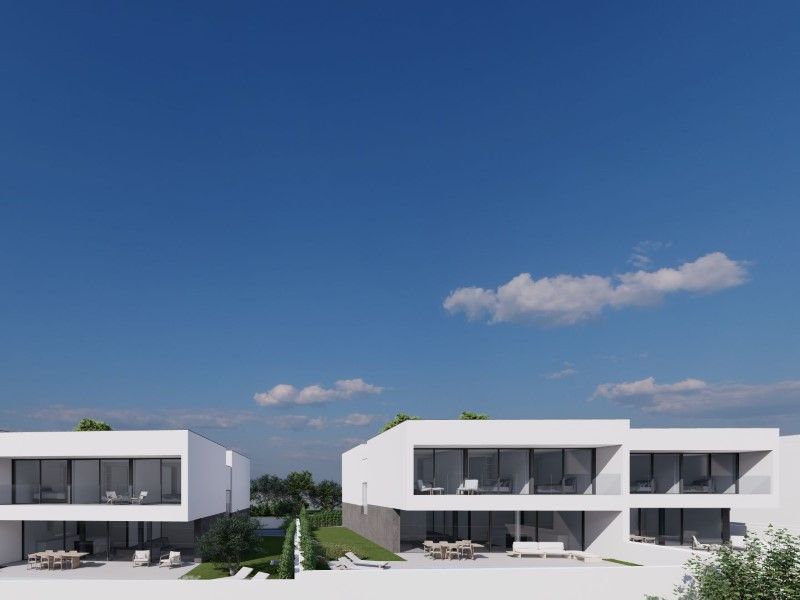 maison 9 Pièces en vente sur Lagos (8600)