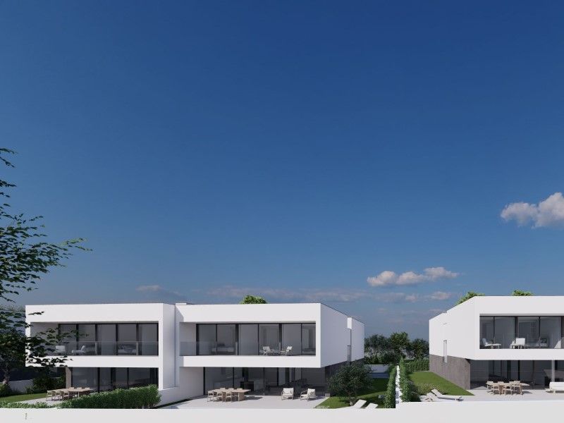 maison 9 Pièces en vente sur Lagos (8600)