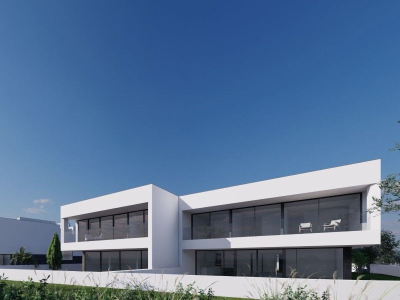 maison 9 Pièces en vente sur Lagos (8600)