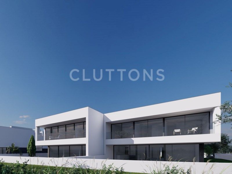 house 9 Rooms for sale on Lagos (8600)