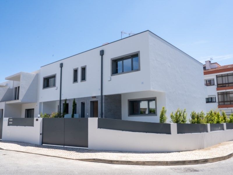 house 7 Rooms for sale on Cascais (2645)