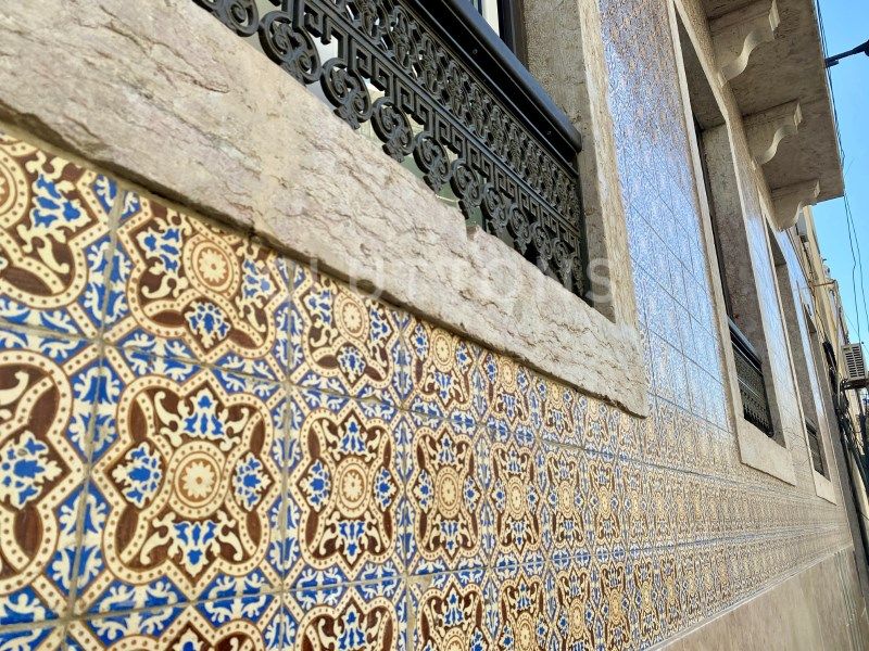 apartment 8 Rooms for sale on Lisboa (1170)