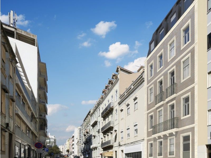 apartment 8 Rooms for sale on Lisboa (1170)
