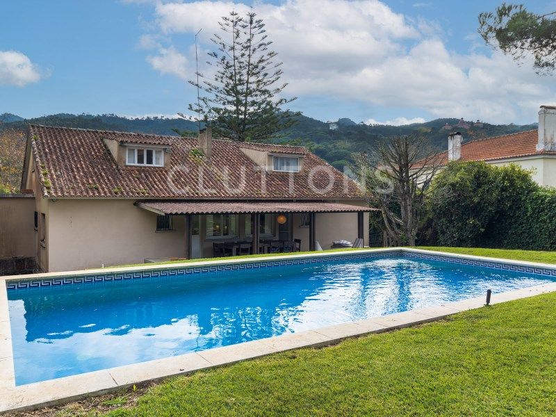 house 15 Rooms for sale on Sintra (2710)