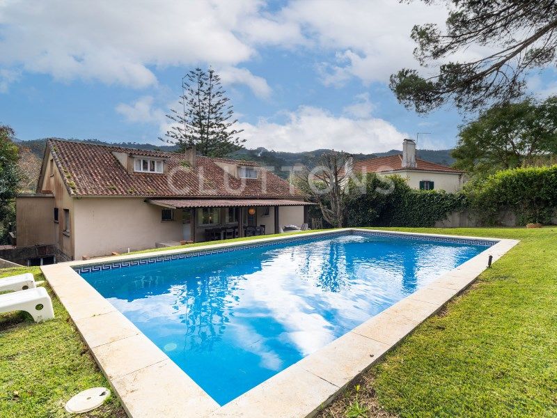 house 15 Rooms for sale on Sintra (2710)