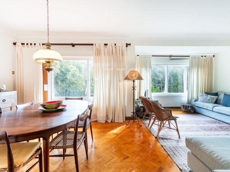 house 15 Rooms for sale on Sintra (2710)